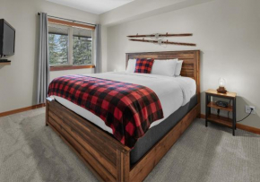 Newly Renovated Grizzly Lodge, Spacious 3BR 2BA with open pool, hot tub